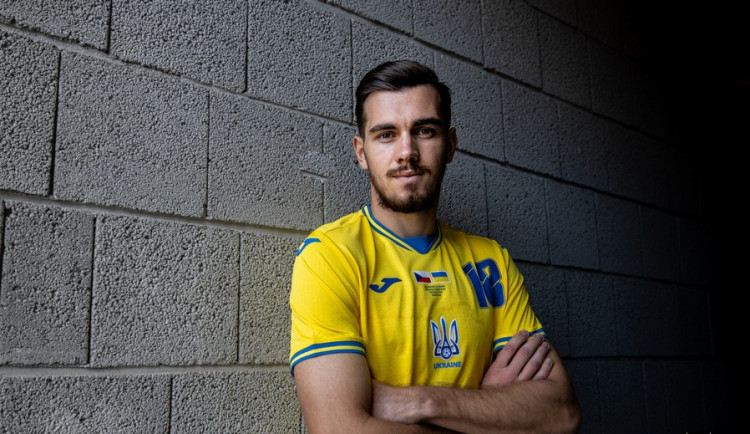 Věřím v naši zemi, zachováme si nezávislost, říká ukrajinský fotbalista ve službách Slavie Taras Kačaraba.