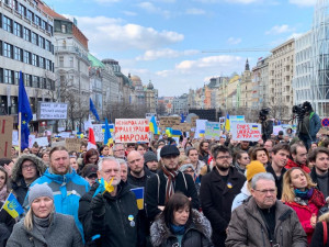 V Praze jsou první infostánky pro lidi z Ukrajiny. Na první vlnu uprchlíků je Praha připravena