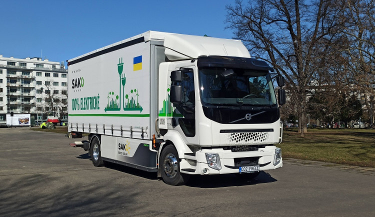 V Brně se testuje elektrický náklaďák, rozváží materiál pro Ukrajinu