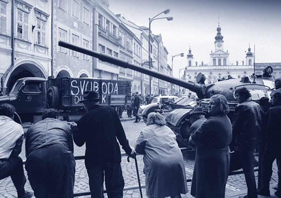 Jihovýchodní kout náměstí dne 22. srpna 1968.