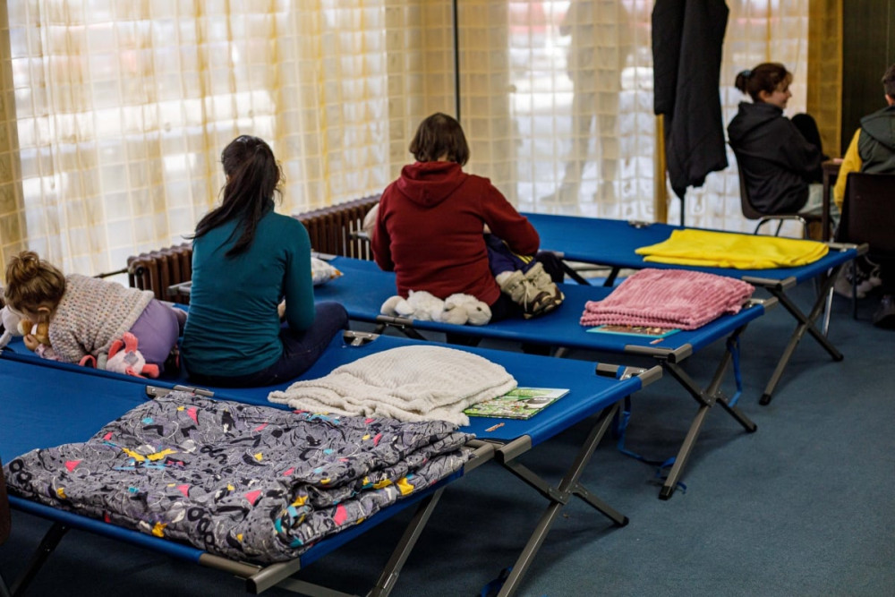 Centrum pro uprchlíky z Ukrajiny v Hradci Králové odbavilo za první den 201 lidí