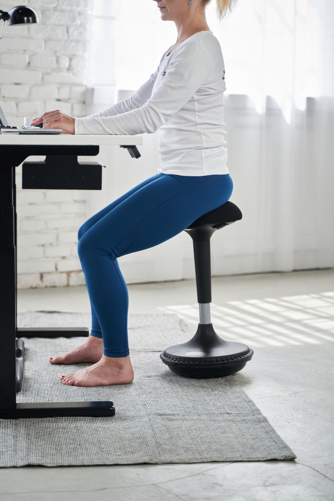 Pět dobrých důvodů, proč byste si měli pořídit polohovatelný stůl