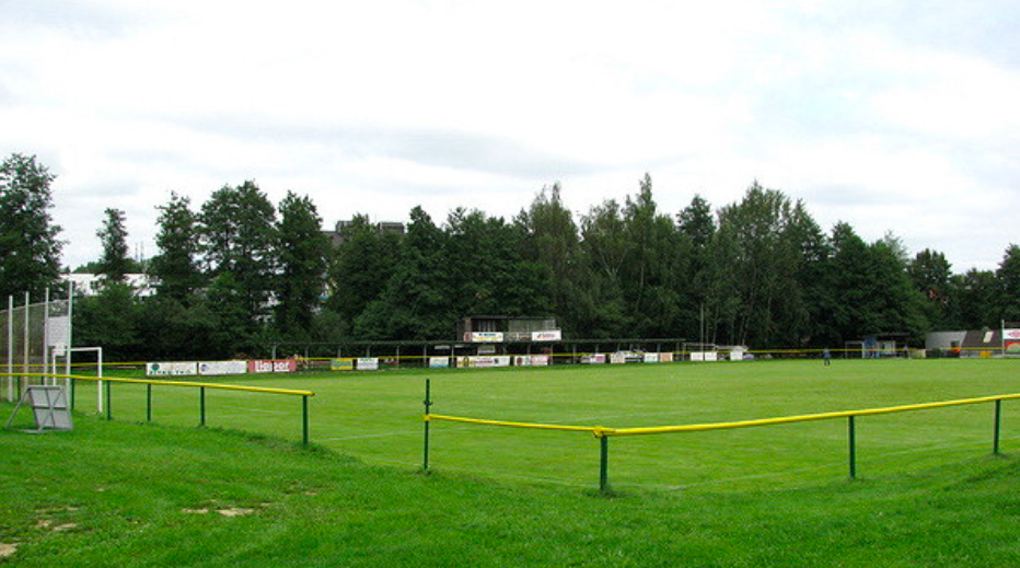 Karlovy Vary chtějí opravit stadion Slavia, letos zatím provizorně