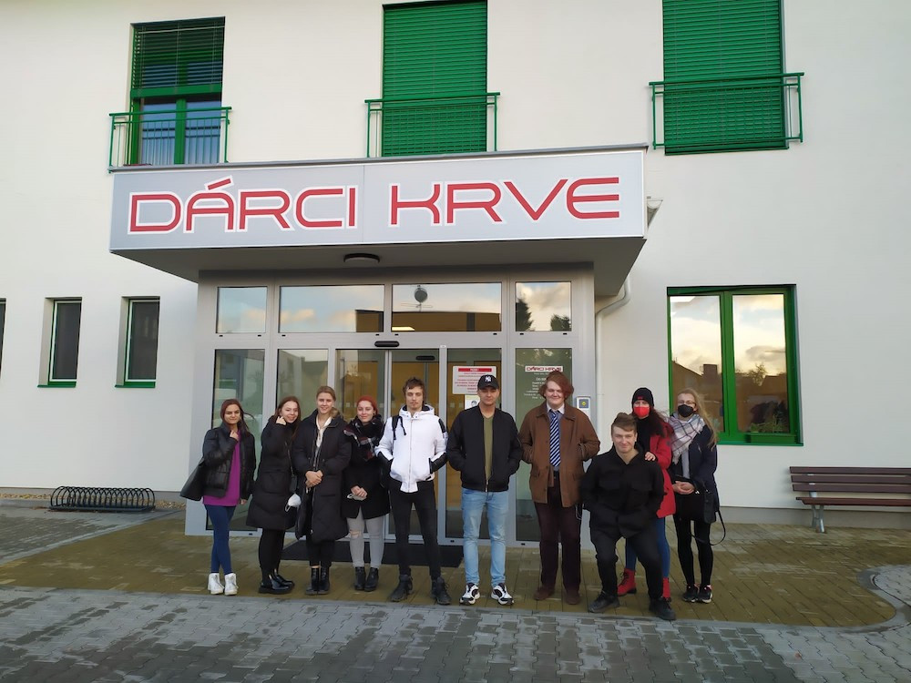 Myslet na druhé umíme