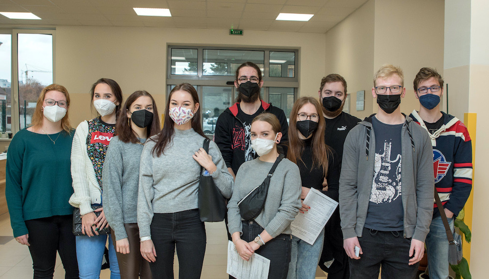 Myslet na druhé umíme