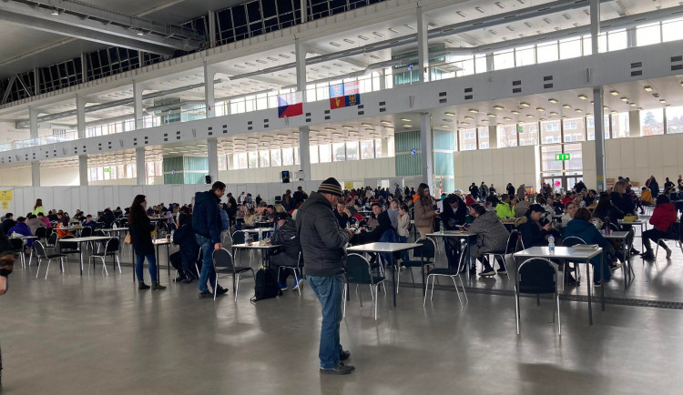 Brněnské výstaviště praská ve švech. Centrum pro uprchlíky zastavilo vydávání lístků