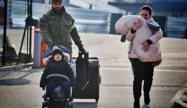 V pátek se cizinecké policii ohlásilo 5400 uprchlíků, celkem přes 38 tisíc