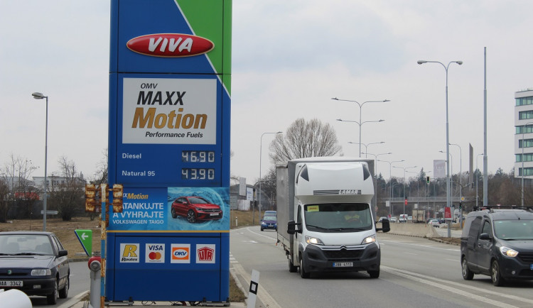 Brno drtí zdražování pohonných hmot. Ceny trápí i dopravní podnik