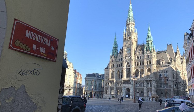 Přejmenování ulice nezachrání lidský život, jde o symboliku, říká autorka petice