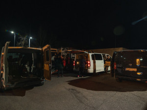 Chovatelé psů vypravili na Ukrajinu konvoj s krmením. Humanitární pomoc komplikovali ukrajinští celníci