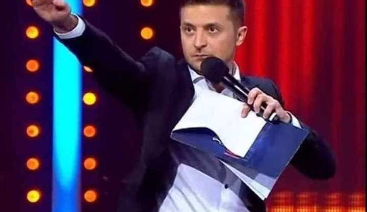 Hajlující Zelenskyj se šíří řetězovými maily. Jde o fake.