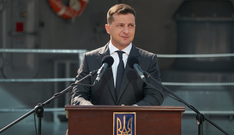 Válka podle poradce Zelenského skončí nejpozději v květnu.