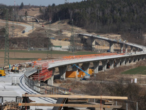 Náročné budování Západního okruhu Plzně za 2,2 miliardy běží podle plánu, stavba nenabírá žádné zpoždění