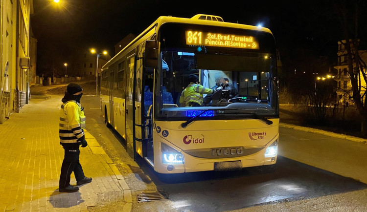 Policisté na Liberecku kontrolovali, zda řidiči veřejné dopravy neřídí pod vlivem alkoholu. Našli jeden případ