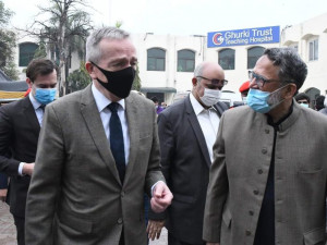 Česká úpravna vody slouží tisícům Pákistánců. Místní nemocnici ji věnovala firma z Prahy.