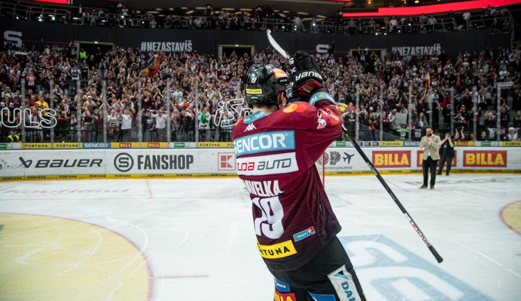 Sparta je v semifinále! Fanouškům napíšu omluvenky, řekl Pavelka, který rozhodl ve 104. minutě