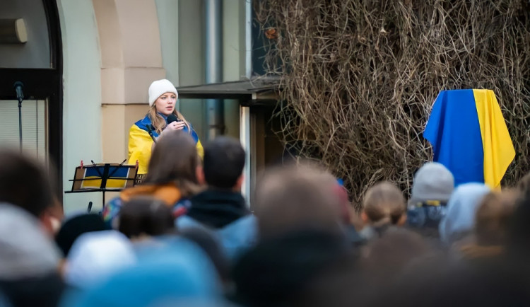 Maryna se v září přistěhovala z Ukrajiny. Teď pomáhá uprchlíkům.