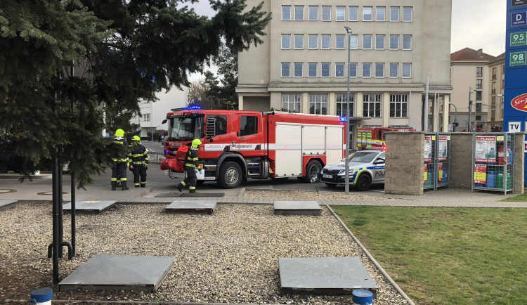 Tragická nehoda v Praze. Vlak srazil muže, ten na místě zemřel