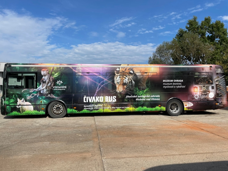 Výletní autobusová linka z Českých Budějovice do Hluboké nad Vltavou nabízí nově nákup jízdenek online