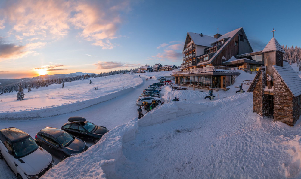 Tradičně netradiční Velikonoce na lyžích, v bazénu i s pomlázkou v ruce