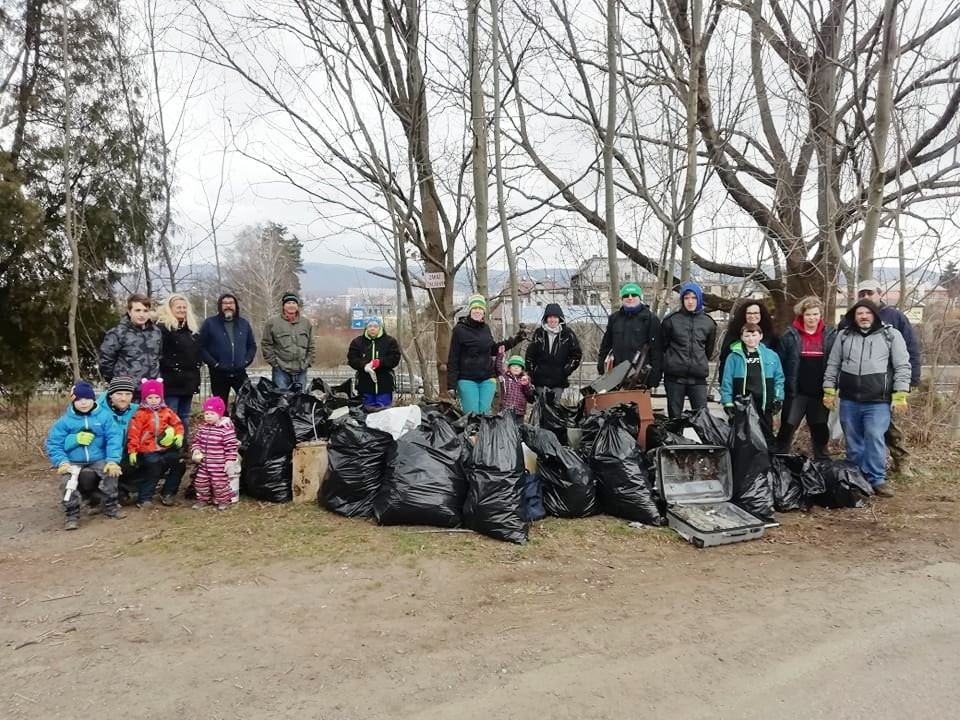 Dobrovolníci nasbírali po Liberci třináct tun odpadu. Úklid ještě nekončí