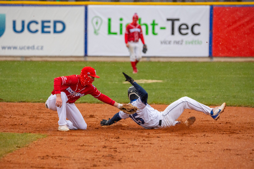 Sokol Hluboká vletěl do baseballové Extraligy a za sněžení porazil doma Techniku Brno