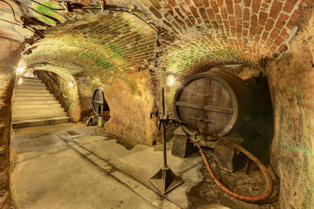 Vydejte se do Plzeňského historického podzemí za svitu baterek, navštívíte i jindy nepřístupnou část chodby