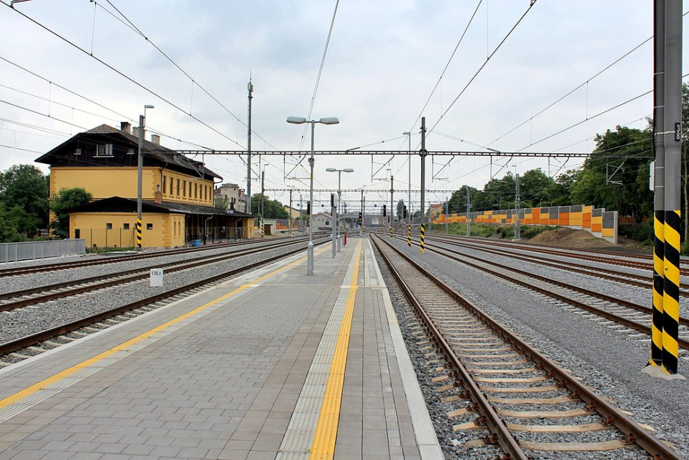 nehoda, tramvaj, vlak, smrt, doprava, hostivař, motol