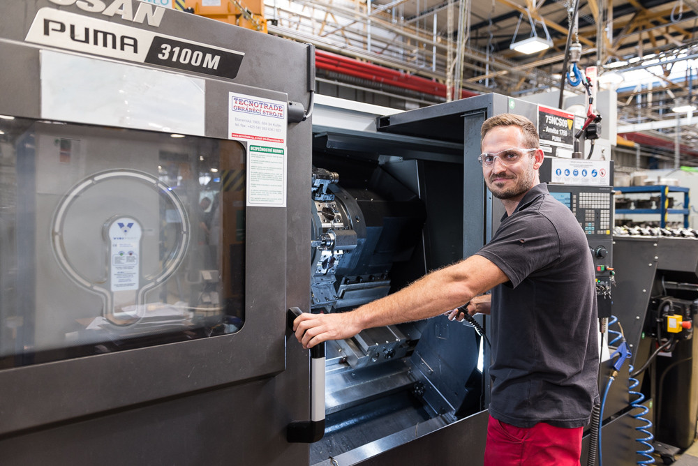 Honeywell hledá více než 100 nových zaměstnanců. Naučí je špičkovou leteckou strojařinu a nabízí nadstandardní benefity