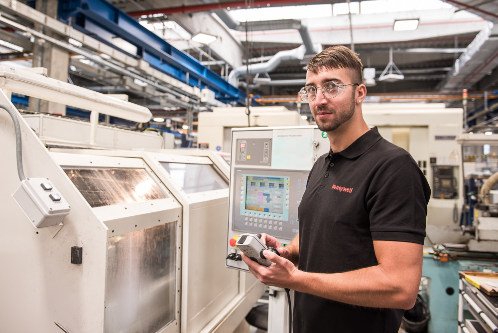 Honeywell hledá více než 100 nových zaměstnanců. Naučí je špičkovou leteckou strojařinu a nabízí nadstandardní benefity