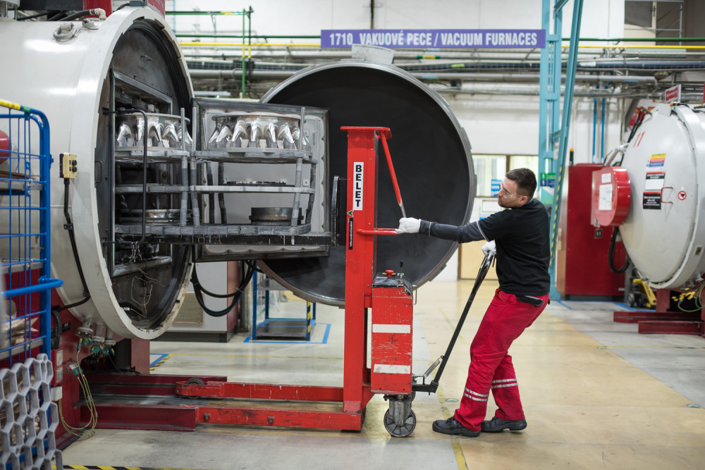 Honeywell hledá více než 100 nových zaměstnanců. Naučí je špičkovou leteckou strojařinu a nabízí nadstandardní benefity