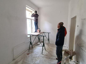 Opravená Záložna v Litovli ubytuje ukrajinské uprchlíky. Práce rychle postupují