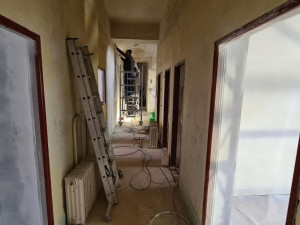 Opravená Záložna v Litovli ubytuje ukrajinské uprchlíky. Práce rychle postupují