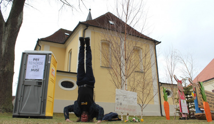 Stále nemáme odpovědi na naše otázky, znělo dnes na Dni proti úložišti v lokalitě Hrádek.