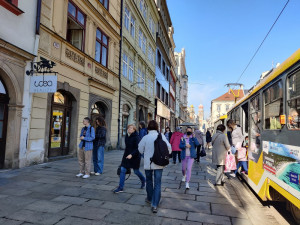 Je nám to líto, ale legenda skončila, říká majitel trafiky na náměstí. Noviny se tam prodávaly více než 100 let