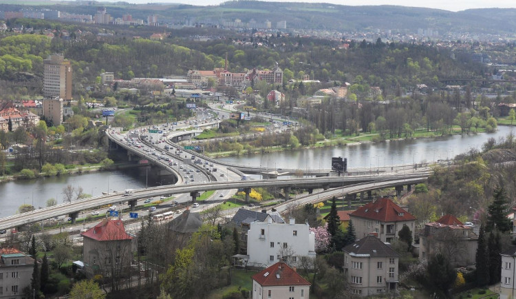 První fáze oprav Barrandovského mostu začne 16. května. Potrvá 110 dní