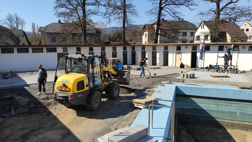 Zrekonstruované koupaliště v Chrastavě otevře v červnu. Voda by měla být kvalitnější