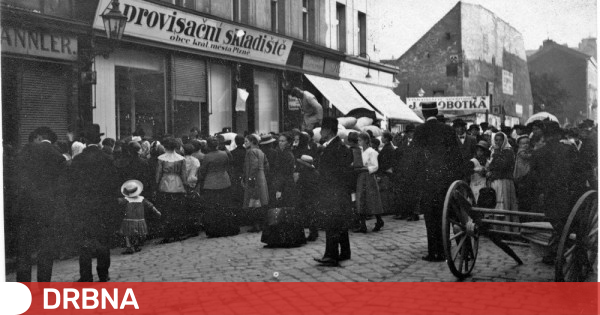 Starving townspeople looted shops and raided flatbeds, and small children died during a famine storm of 1918 |  News Company