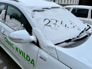 Kvildu zasypal na sníh. Místní netrpělivě čekají na teplejší počasí, vzkázal starosta