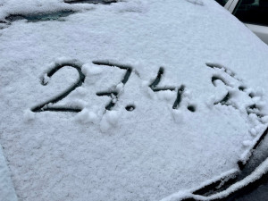 Kvildu zasypal na sníh. Místní netrpělivě čekají na teplejší počasí, vzkázal starosta