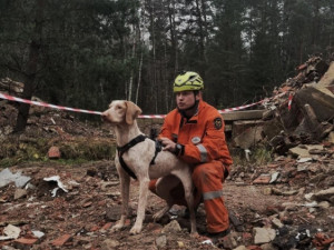 Pes je hlavně parťák, říká hasič a kynolog Václav Vančura. Letos přivezl bronz z mistrovství světa v mushingu