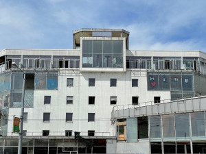 Co si myslí zastupitelé Plzně o demolici slavného "skleněného pekla" a následném využití vzniklého prostoru?