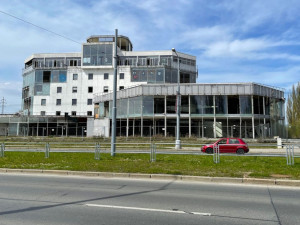 Co si myslí zastupitelé Plzně o demolici slavného "skleněného pekla" a následném využití vzniklého prostoru?