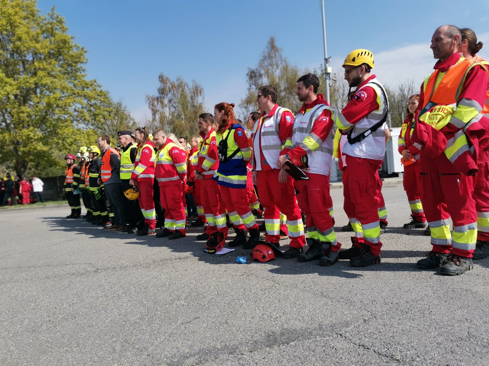 Střet osobáku s autobusem, 25 zraněných, jedno úmrtí. To je výsledek akce Horizont 2022, taktického cvičení IZS