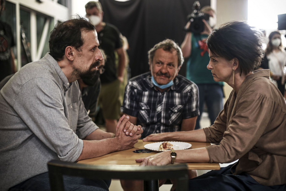 Olomouc opět ve filmu. Krobotova Velká premiéra zamíří do kin v létě