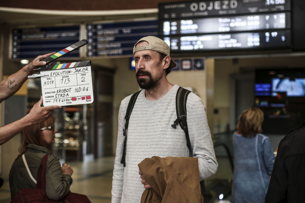 Olomouc opět ve filmu. Krobotova Velká premiéra zamíří do kin v létě