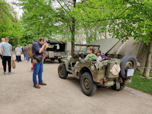 Plzeň ožila Slavnostmi svobody, historickou techniku obdivují davy lidí.