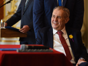 Zeman odsouhlasil 103 českým občanům vstup do ukrajinské armády