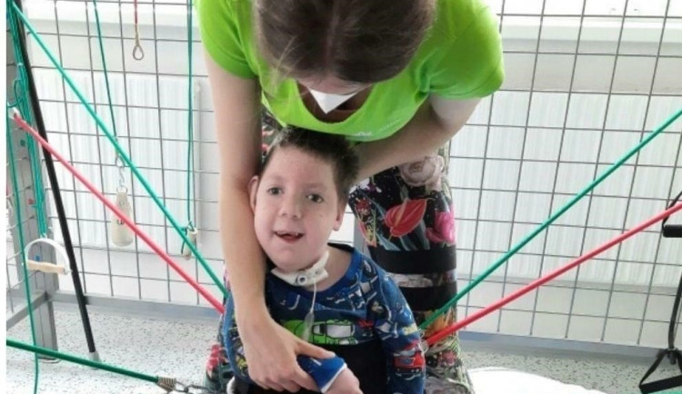 Nemocnému Dominikovi z Velkých Losin pomohou rockeři. Pořádají benefiční festival.