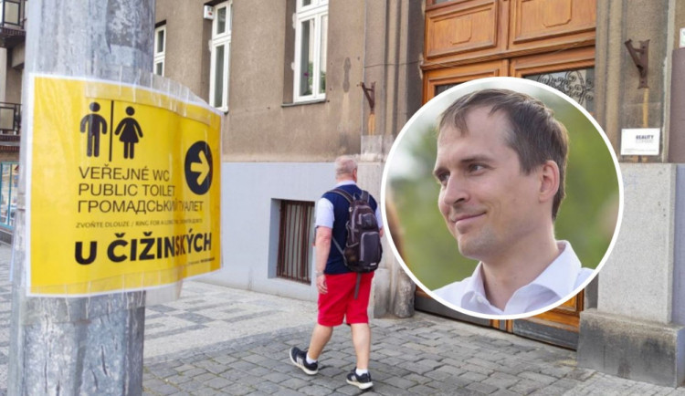 Veřejné WC u Čižinských. Bývalá mluvčí Prahy 1 navádí lidi, aby si šli odskočit k Čižinskému
